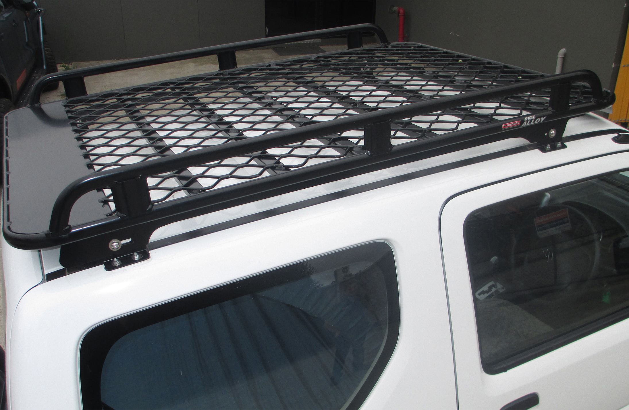 OVSJIM_Angle.jpg Angle image of Suzuki Jimny Wagon (2000 - 2019) Oval Steel Platform