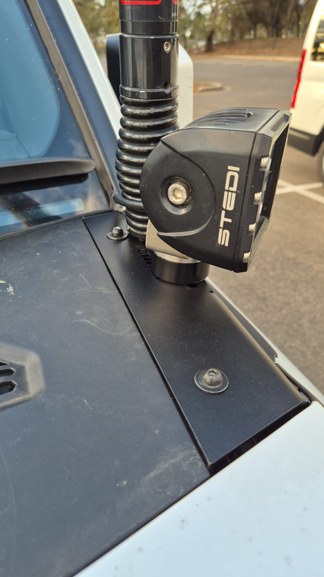 WTA-TP250AM_Side.bmp Side image of Toyota Prado 250 B Bonnet Aerial / Light Mount - Passenger Side