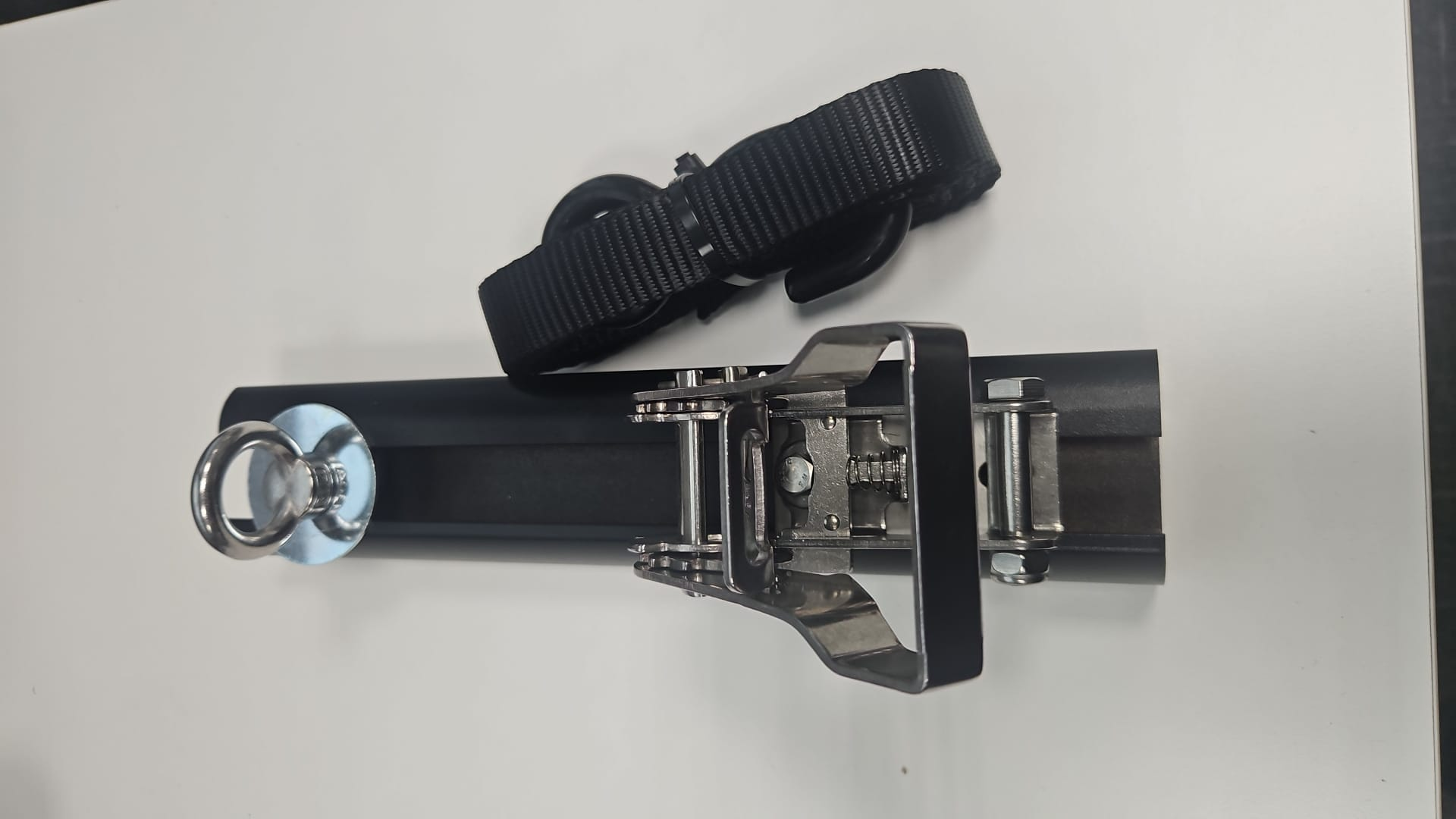 RWA-RTSE_Front.bmp Front image of Wedgetail Trade Accessory Ratchet Strap Bar Mount Style One Piece